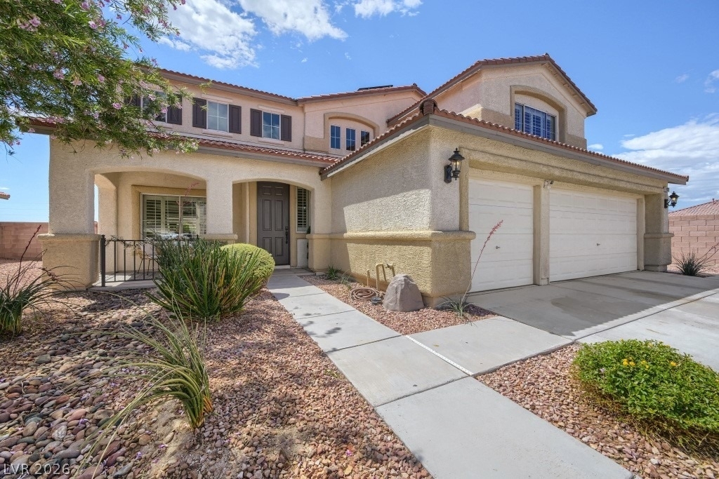1921 Moonlight Bluff Avenue - Photo 1
