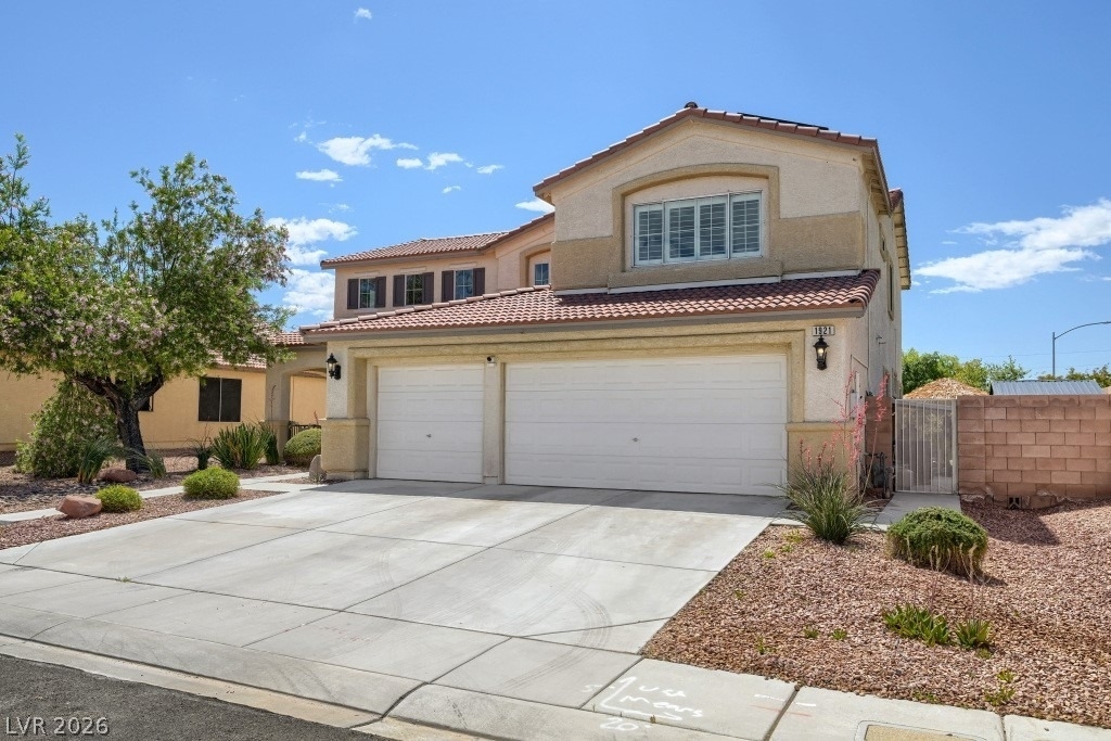 1921 Moonlight Bluff Avenue - Photo 3