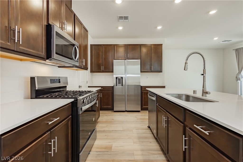 9108 Vesey Avenue - Photo 5