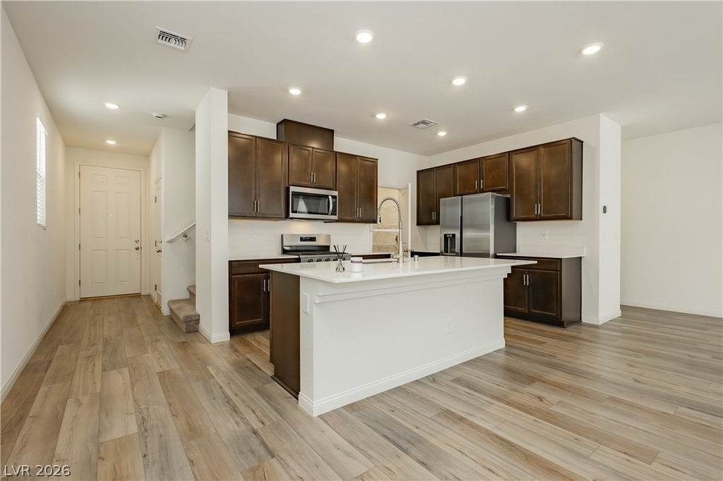 9108 Vesey Avenue - Photo 4