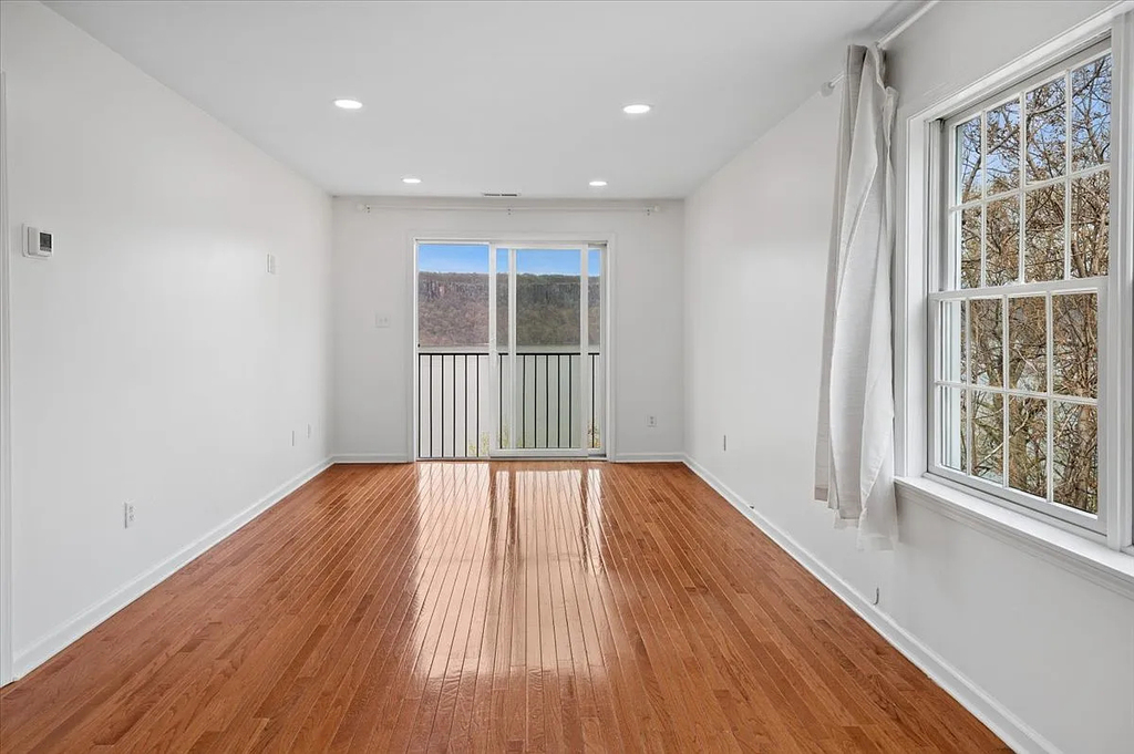 727 Warburton Avenue - Photo 6