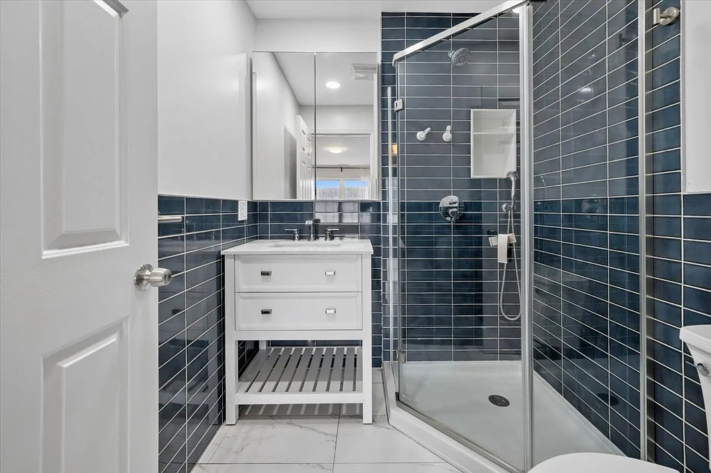 727 Warburton Avenue - Photo 5