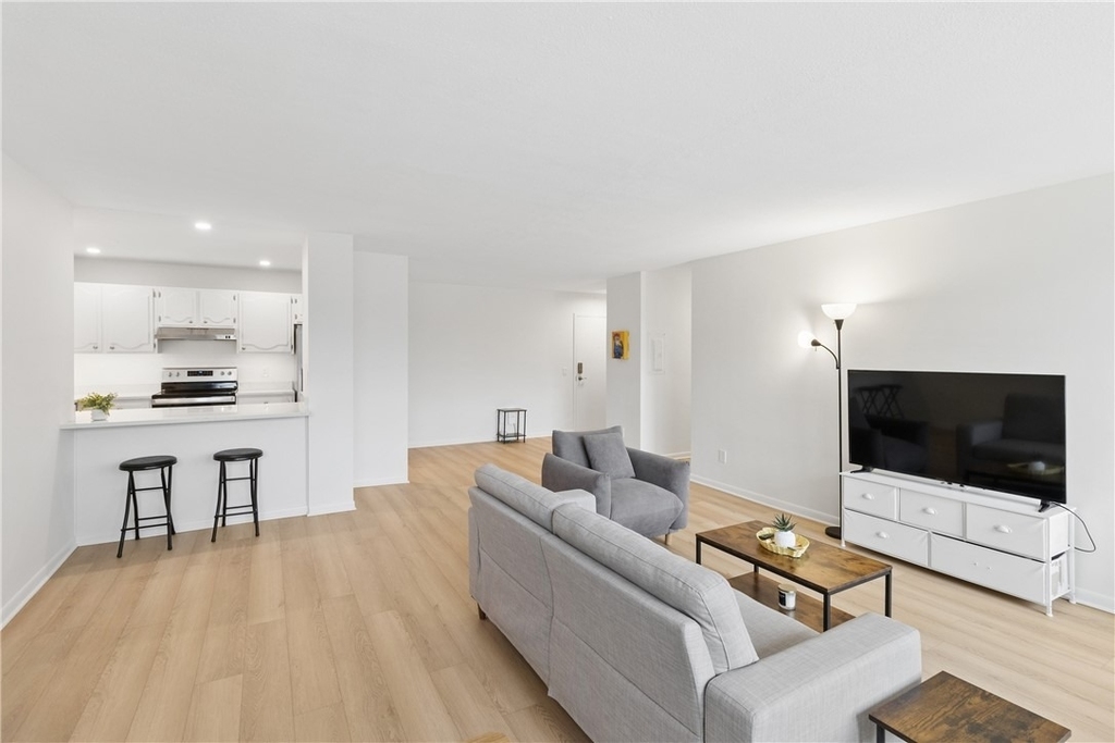 1400 East Avenue - Photo 6