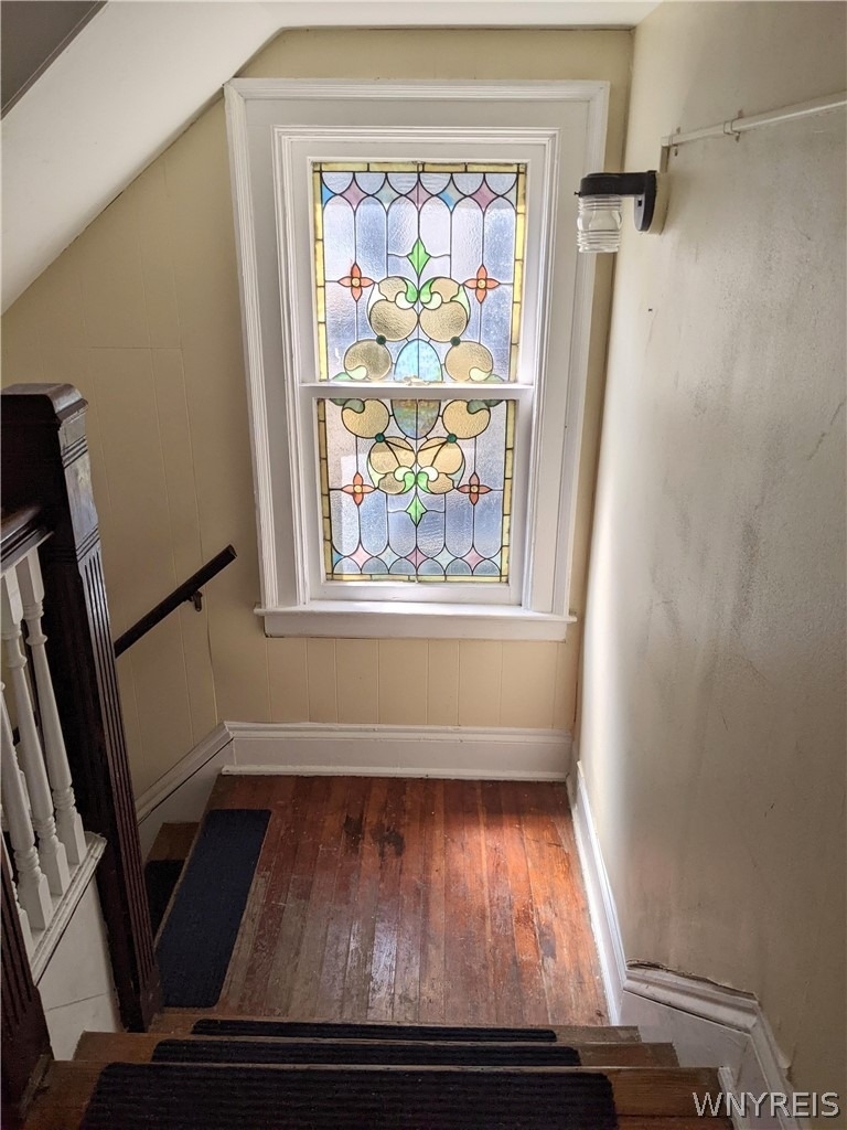 552 Potomac Avenue - Photo 1