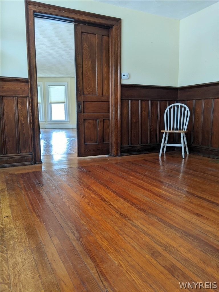 552 Potomac Avenue - Photo 9