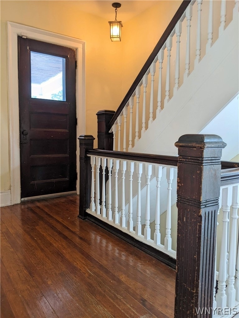 552 Potomac Avenue - Photo 7