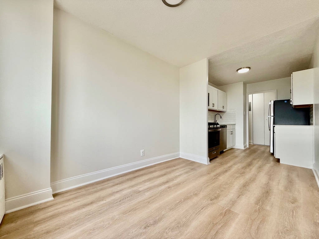 33 North Third Ave - Photo 2