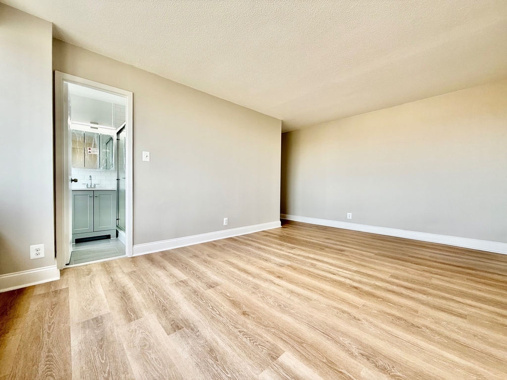 33 North Third Ave - Photo 8