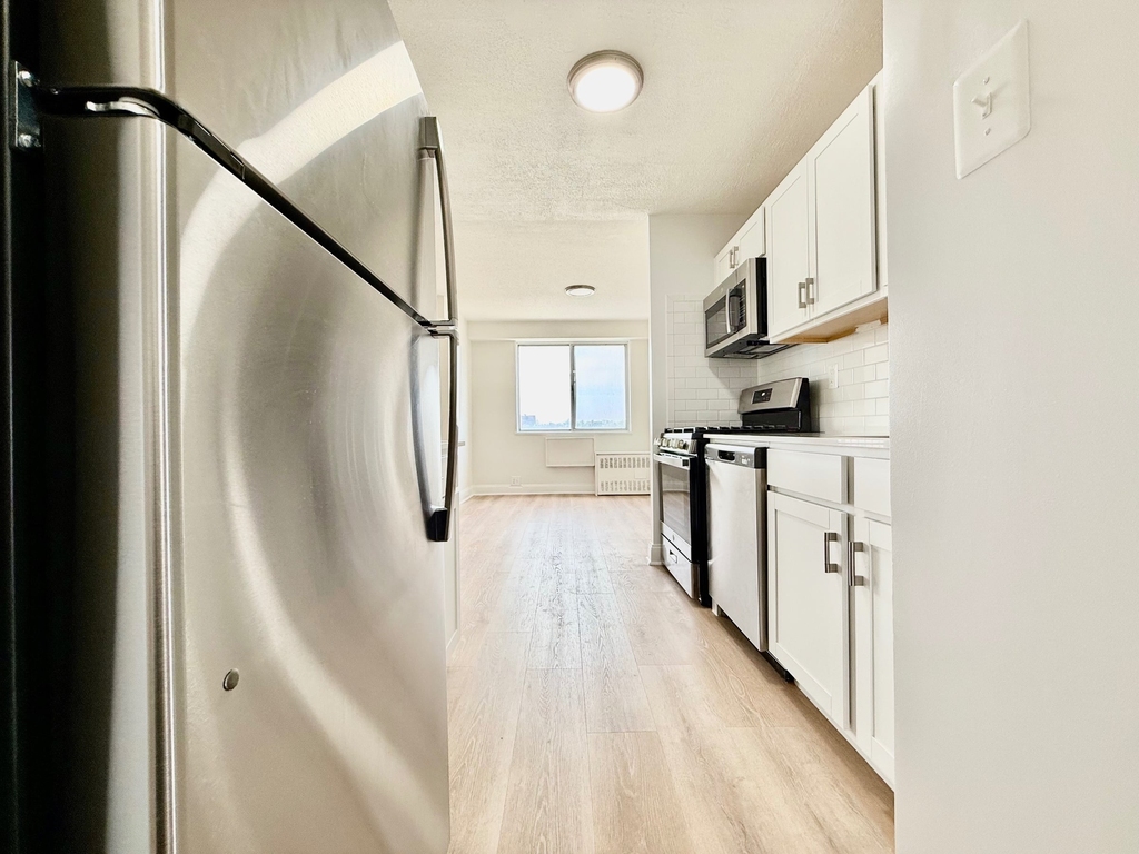 33 North Third Ave - Photo 5