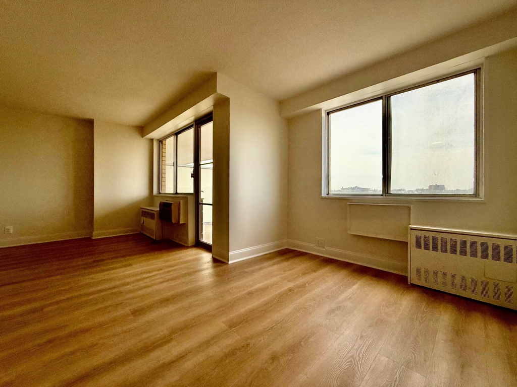 33 North Third Ave - Photo 3
