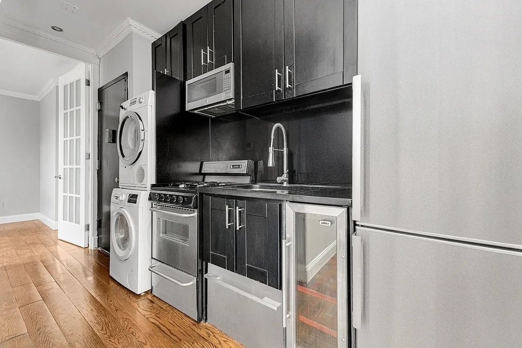 E 105th St - Photo 1