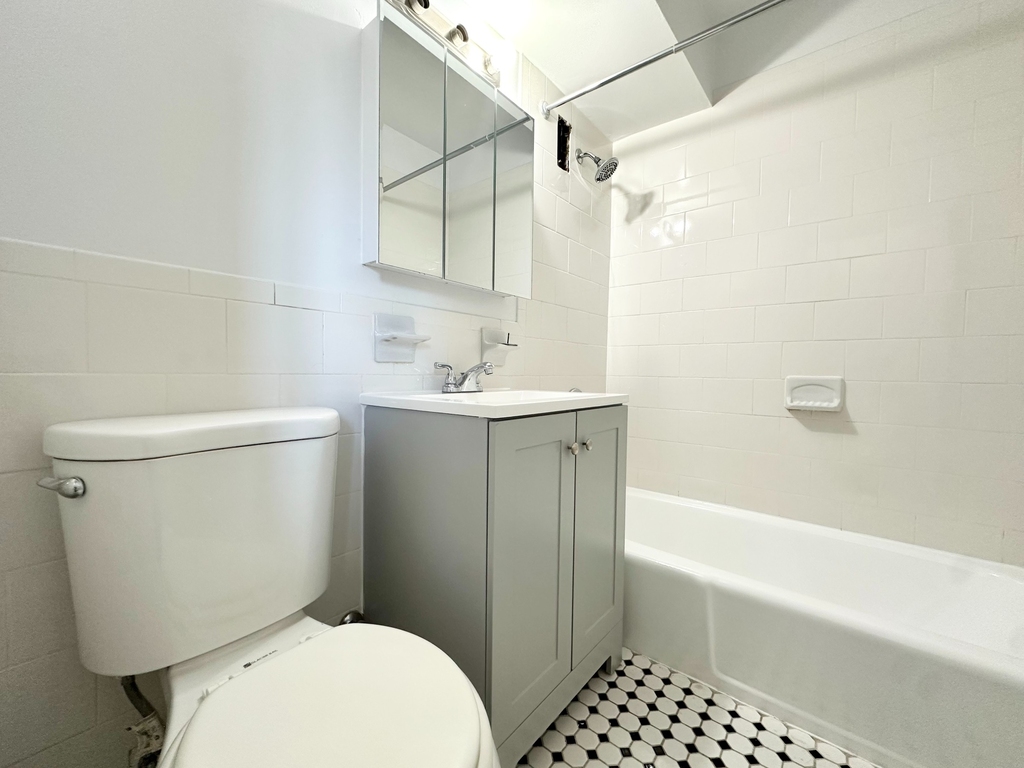 111 North Third Ave - Photo 3