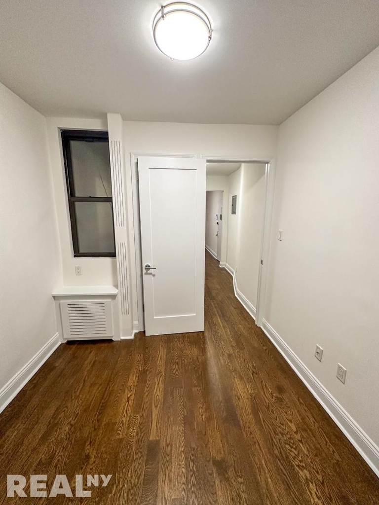 E 89th St - Photo 3