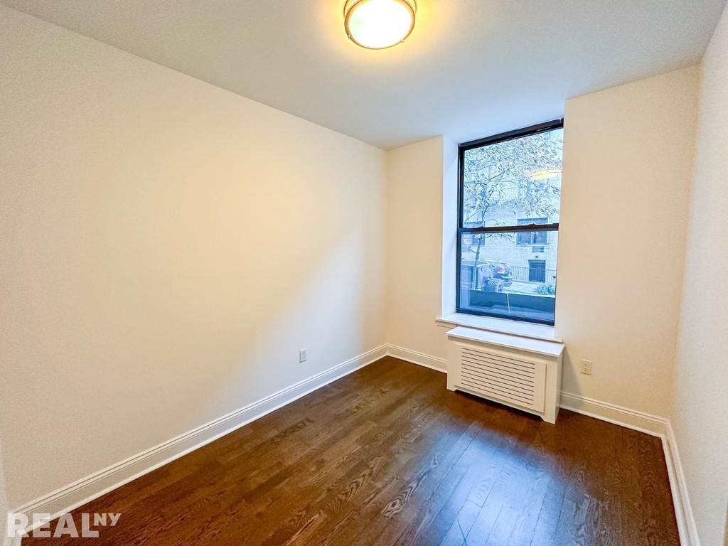 E 89th St - Photo 2