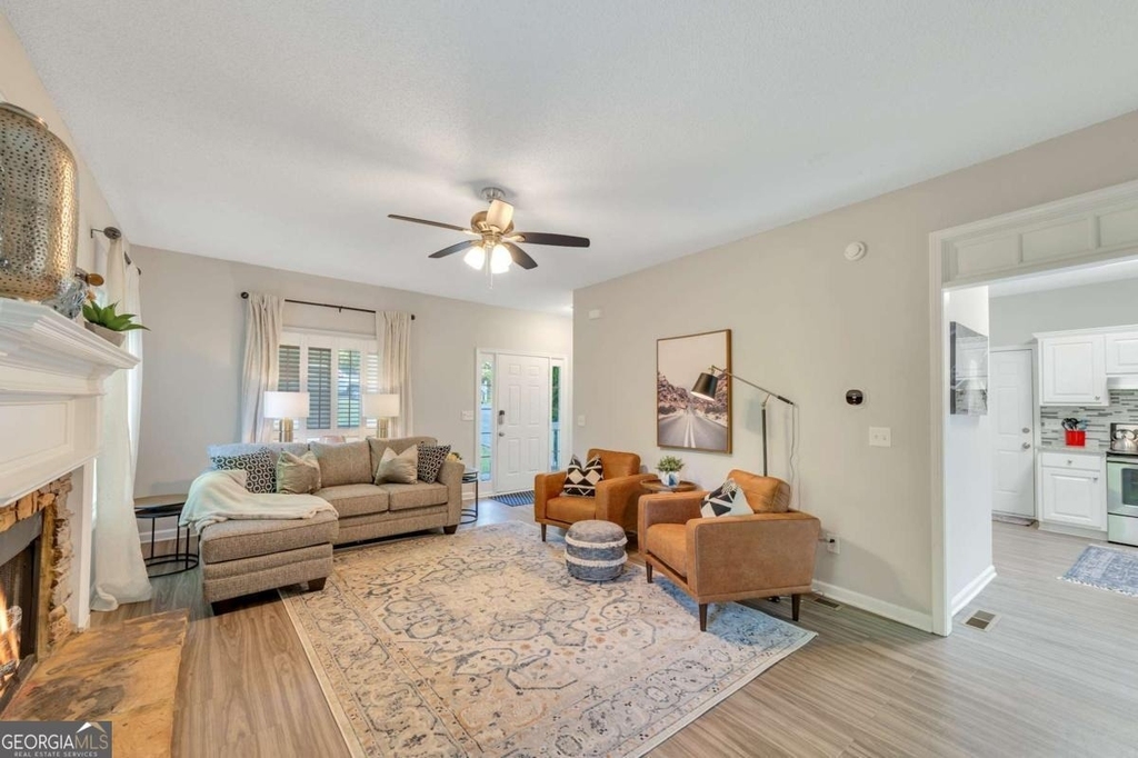 19 Moonlight Drive Se - Photo 2
