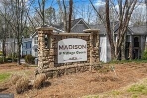 708 Madison Lane Se - Photo 1