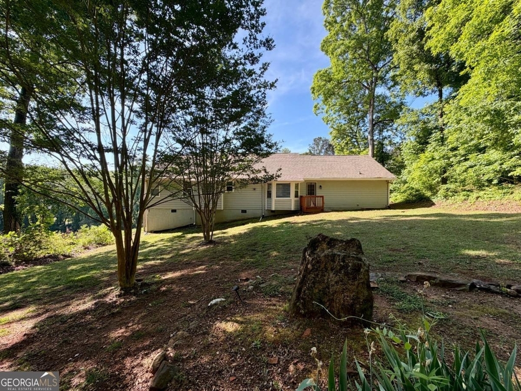 285 Lakeshore Drive - Photo 4