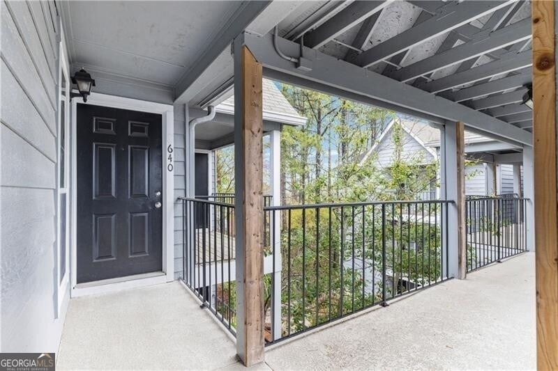 640 Granville Court - Photo 2