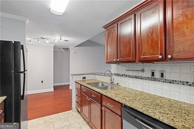 640 Granville Court - Photo 16
