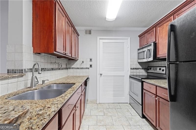 640 Granville Court - Photo 13