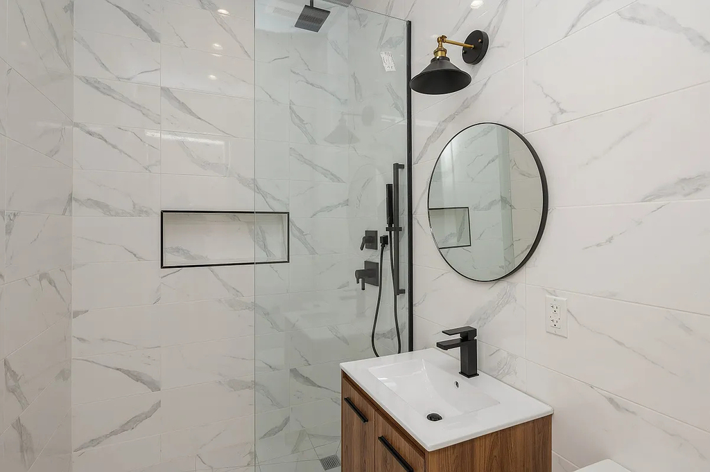 582 East 138th Street - Photo 3