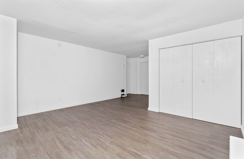 88 Fulton Street - Photo 1