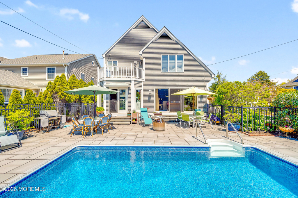 200 Beacon Boulevard - Photo 0
