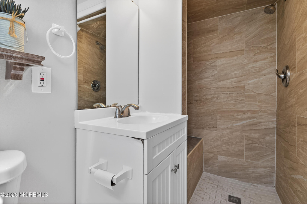 32 Franklin Avenue - Photo 3