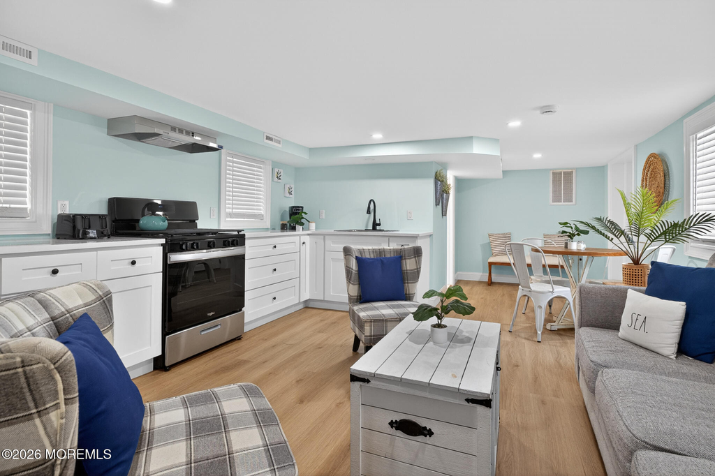 32 Franklin Avenue - Photo 1