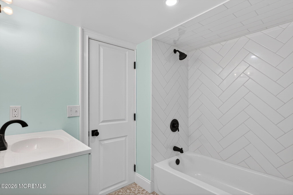 32 Franklin Avenue - Photo 29