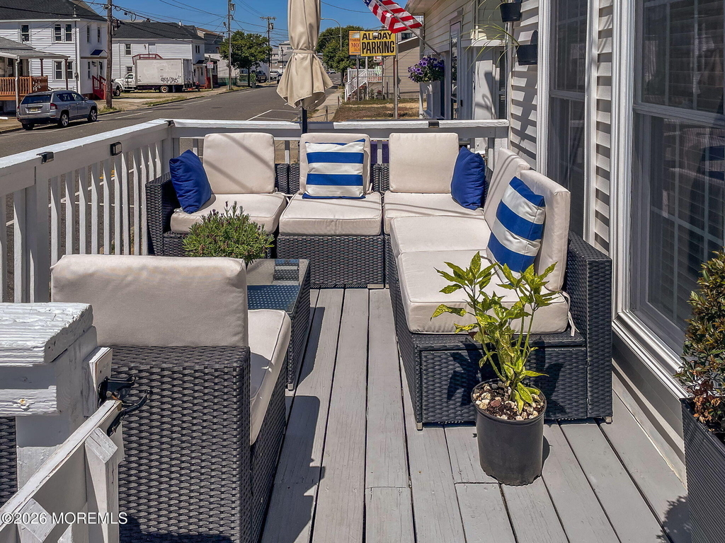32 Franklin Avenue - Photo 0