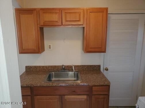 235 Bay Avenue - Photo 4