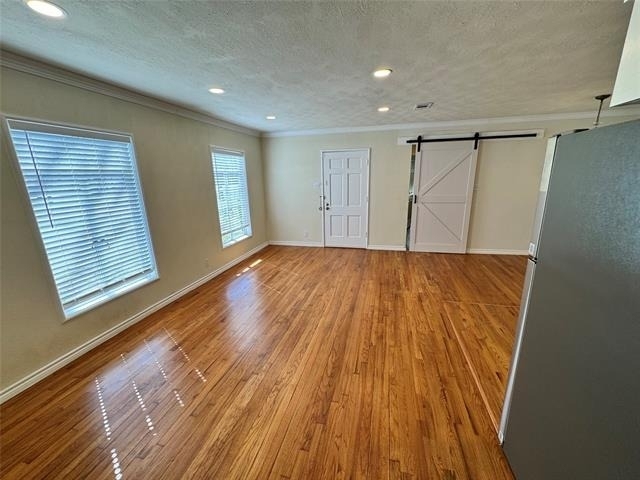 3727 Meredith Avenue - Photo 7