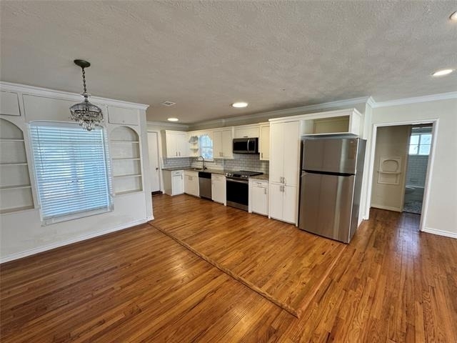 3727 Meredith Avenue - Photo 3