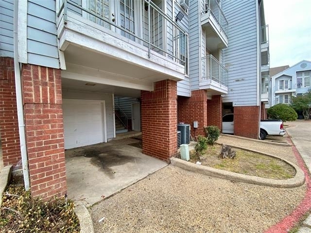 9823 Summerwood Circle - Photo 0
