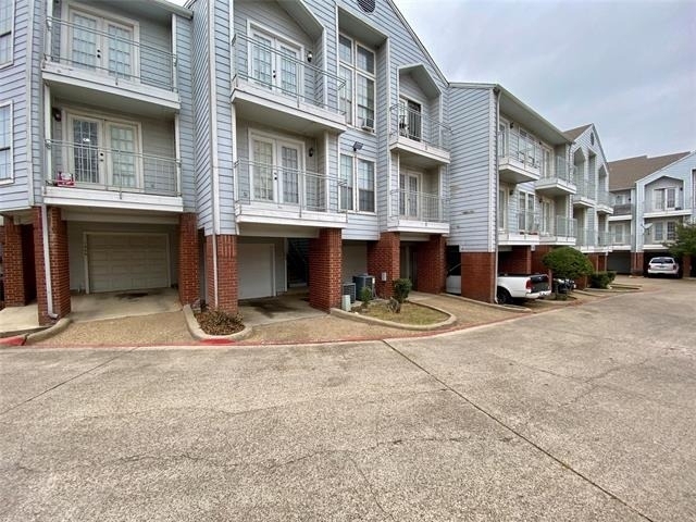9823 Summerwood Circle - Photo 1