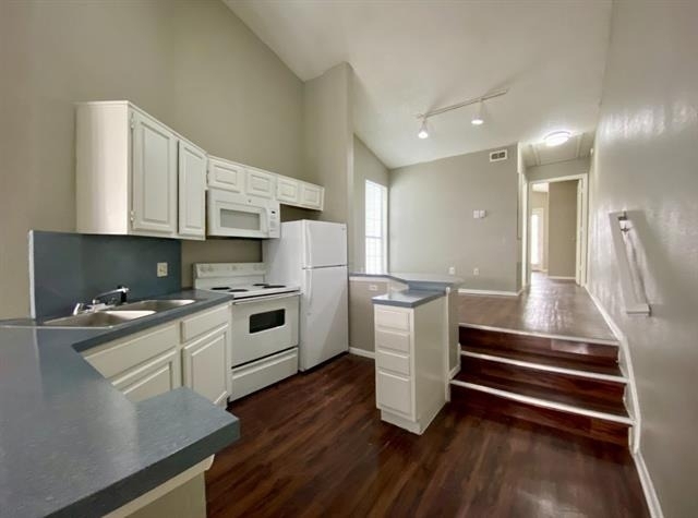 9823 Summerwood Circle - Photo 7