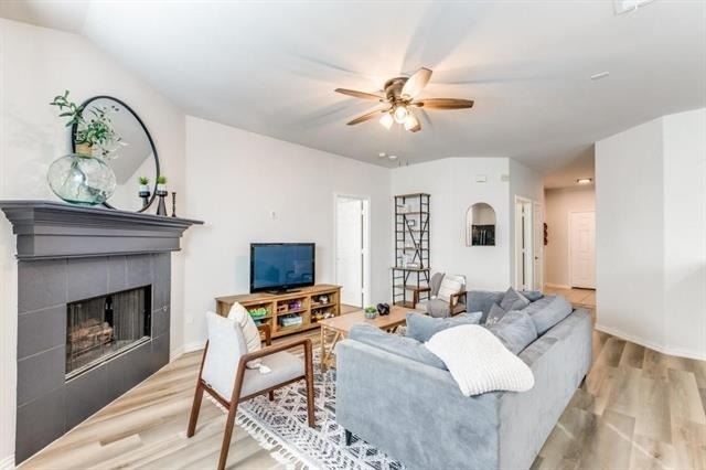 8421 Green Ash Drive - Photo 2