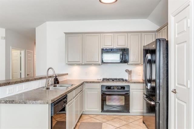 8421 Green Ash Drive - Photo 4