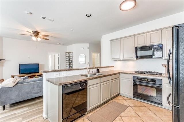 8421 Green Ash Drive - Photo 3