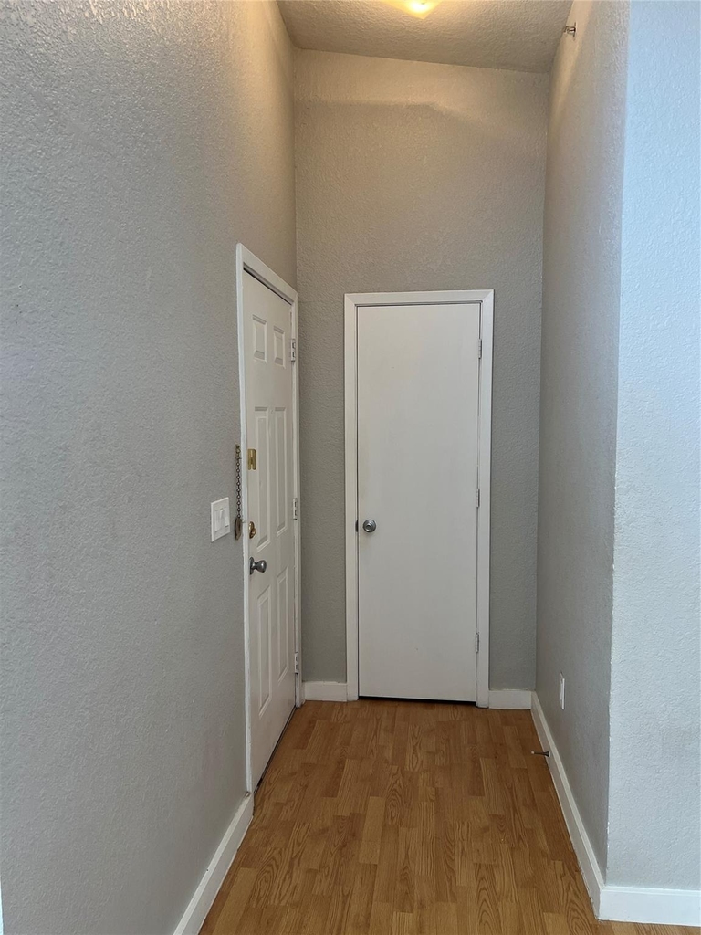 701 W Sycamore Street - Photo 15