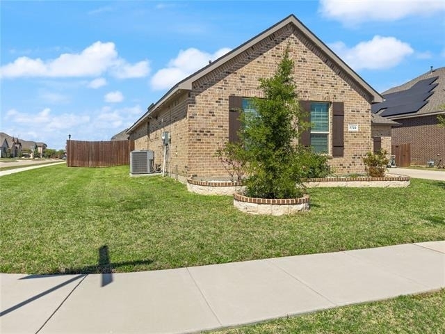 3722 Autumncrest Street - Photo 2