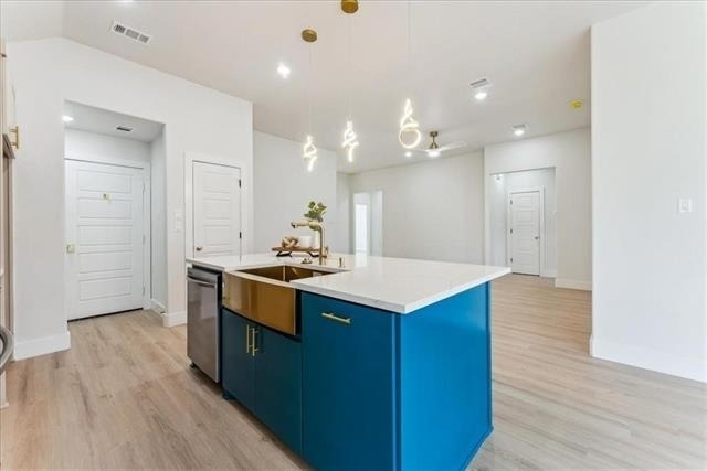 225 West Place - Photo 5