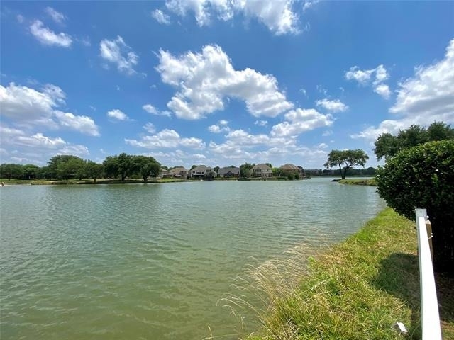 5120 Plantation Lane - Photo 1
