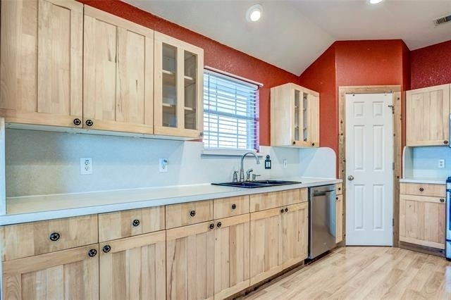 422 E Fm 6 - Photo 13