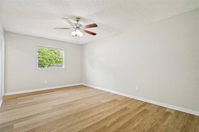 634 Lisa Street - Photo 3
