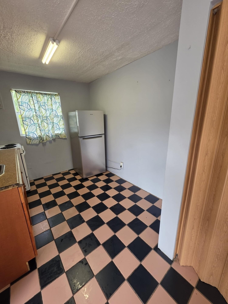 5926 Taft Street - Photo 2