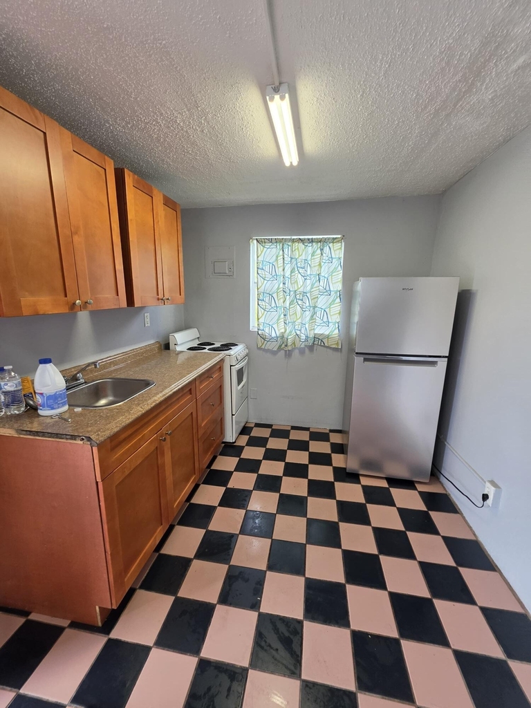 5926 Taft Street - Photo 1