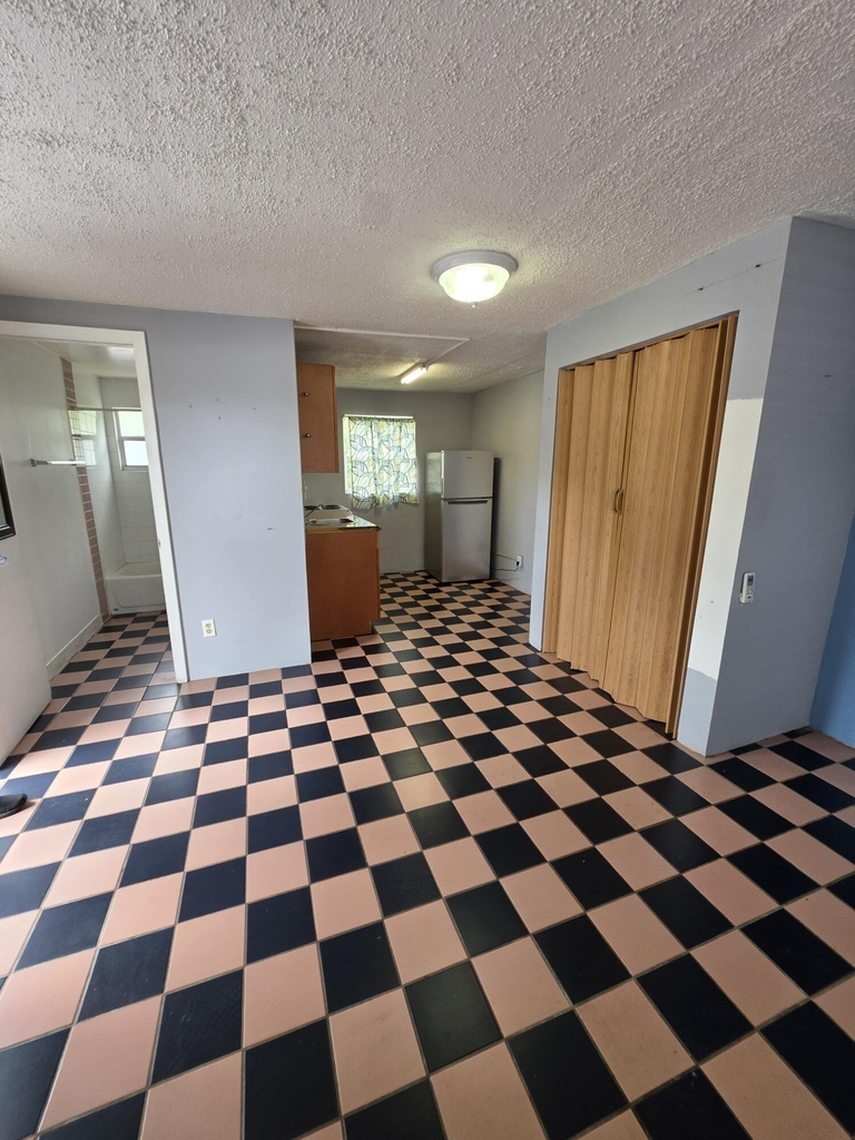 5926 Taft Street - Photo 3