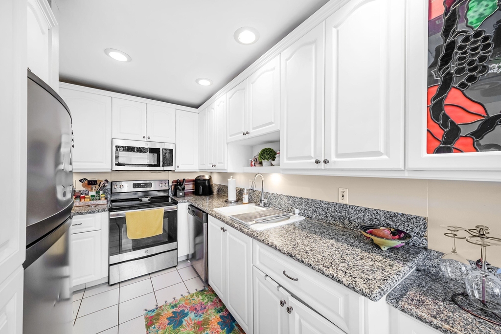 2835 Sw 13th Street - Photo 6